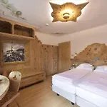 Cesa Padon Hotel 3*